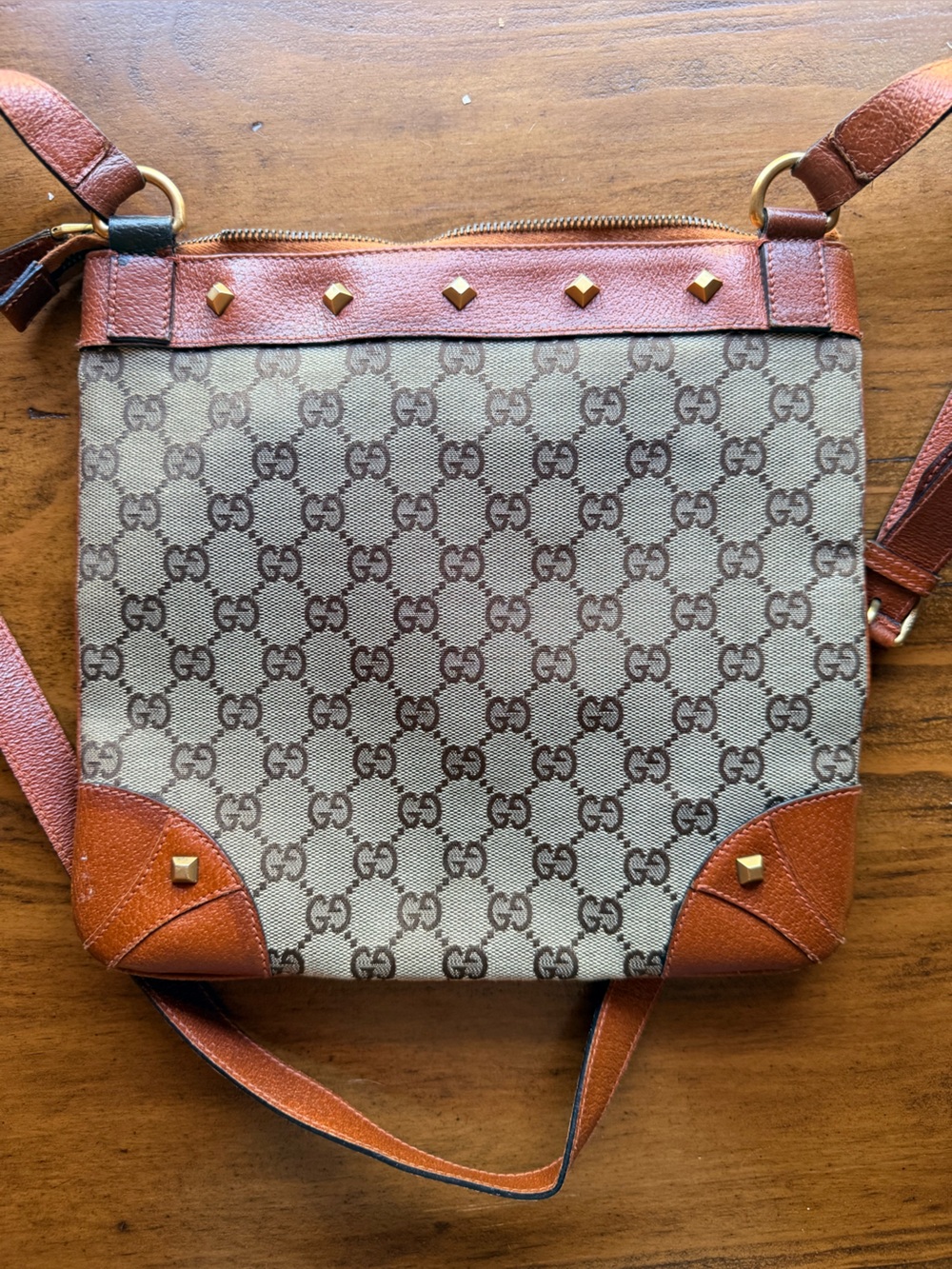 Gucci Nail Head Brown GG Canvas Crossbody with Cognac Leather Trim - Picture 2 of 12